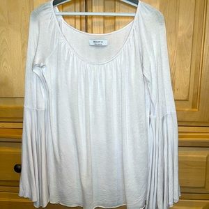 Bailey 44 women’s xs white bell sleeve top